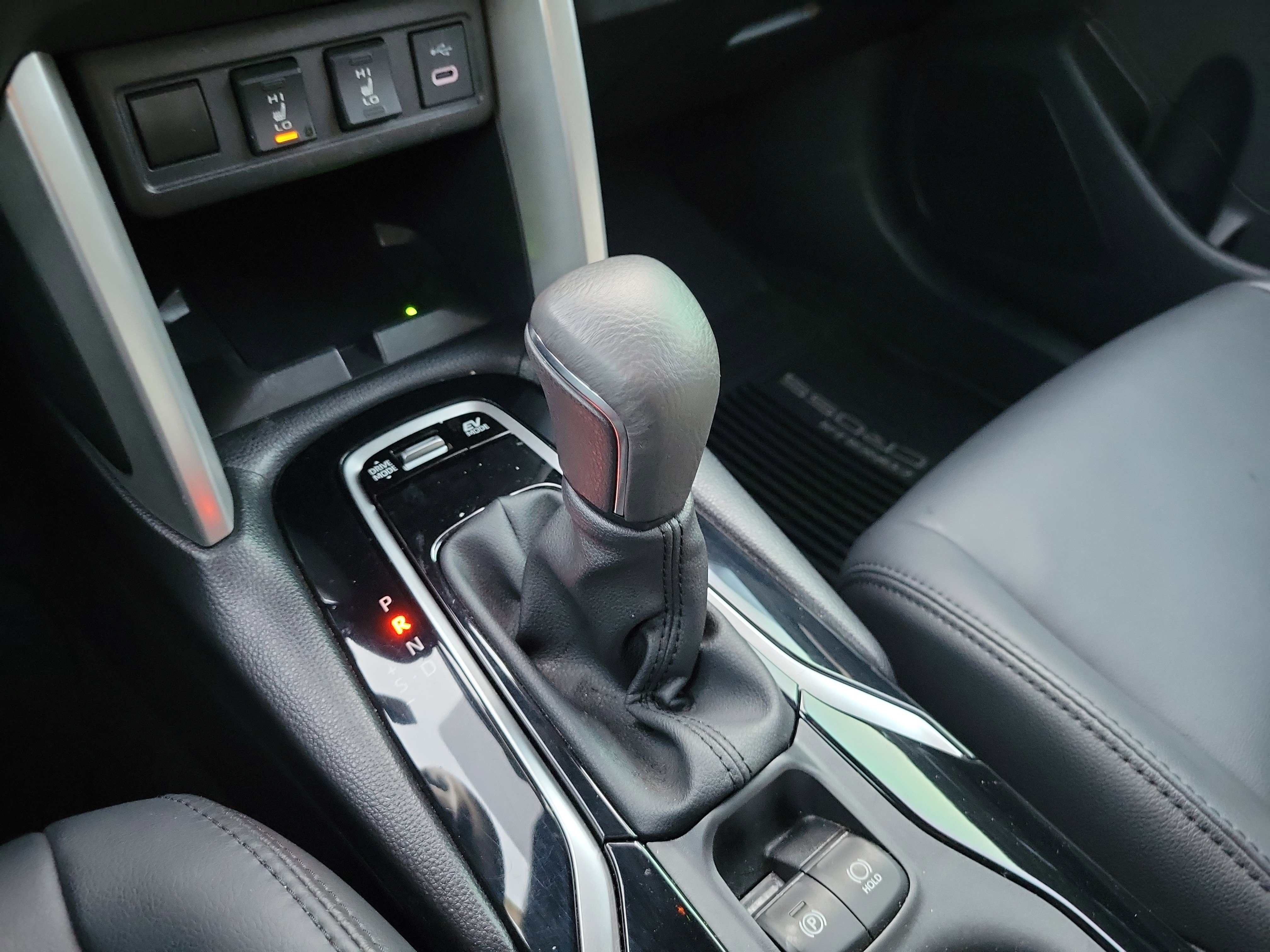 Used 2024 Toyota Corolla Cross SE image 28