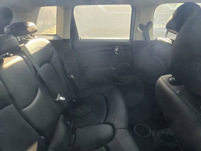 Used 2015 MINI Cooper 4-Door Hardtop image 8