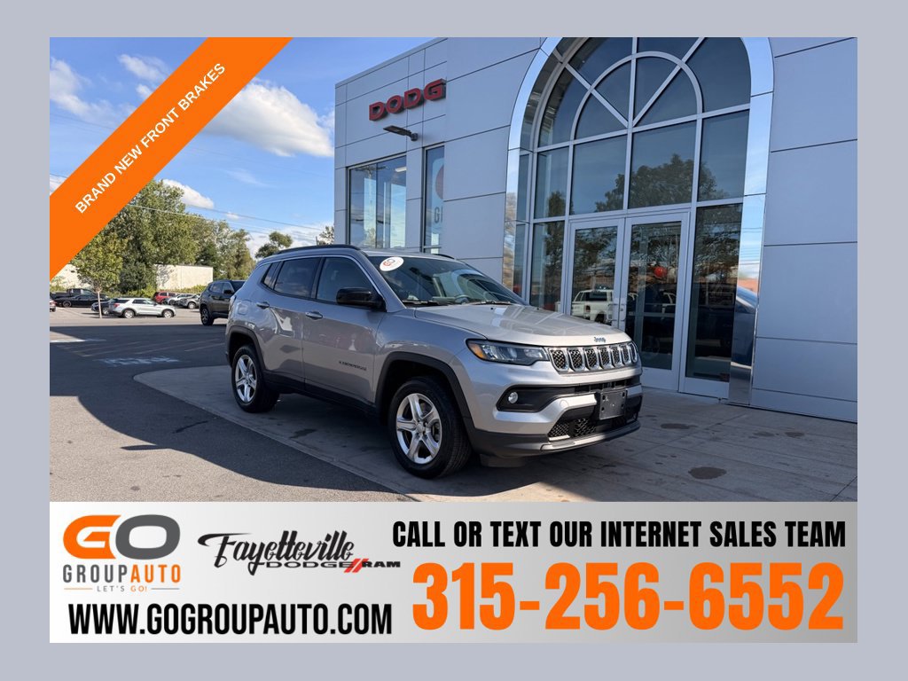 Used 2023 Jeep Compass Latitude w/ Convenience Group AWD/4WD image 1