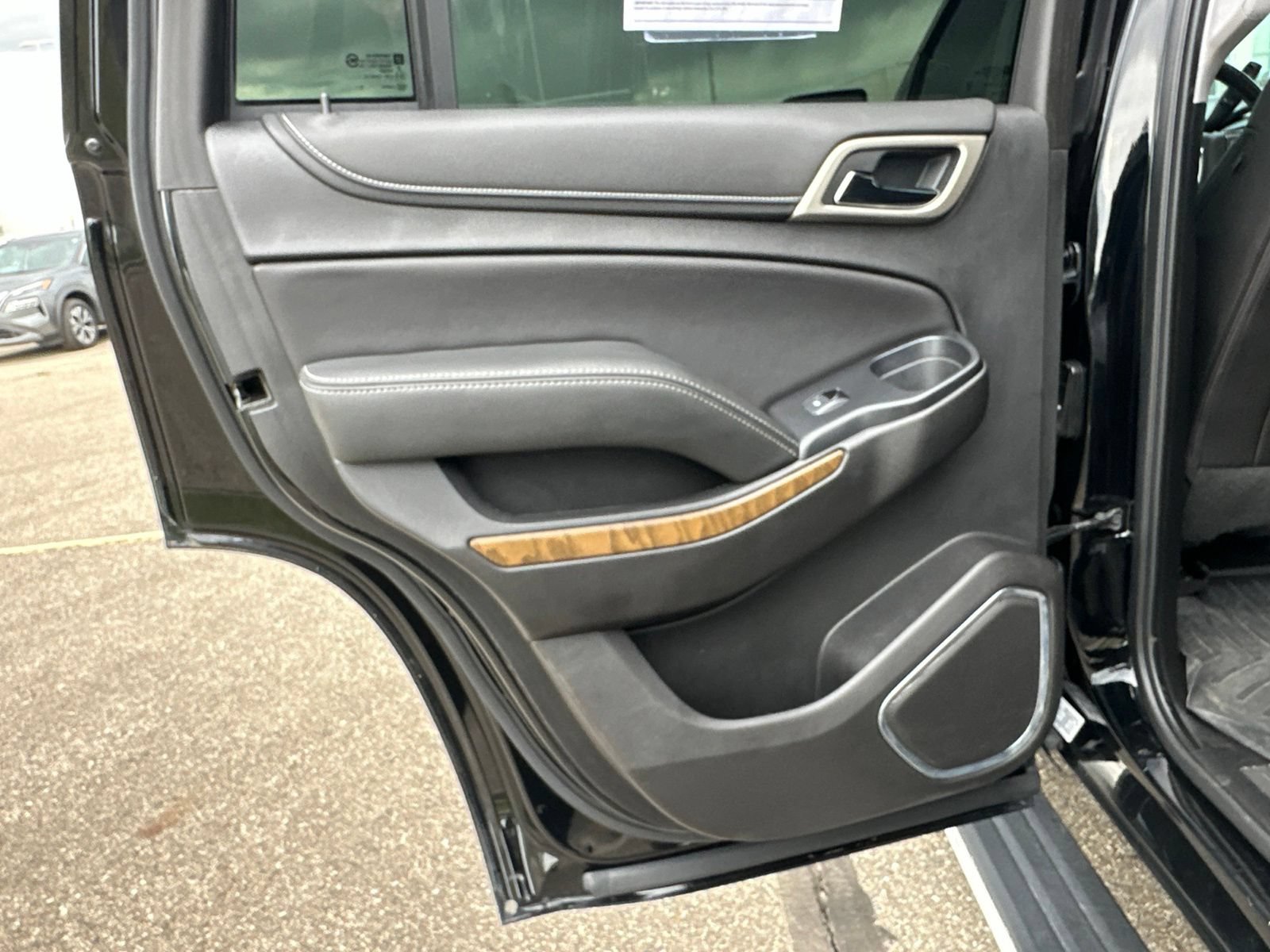 Used 2019 GMC Yukon Denali w/ Denali Ultimate Black Edition AWD/4WD image 32
