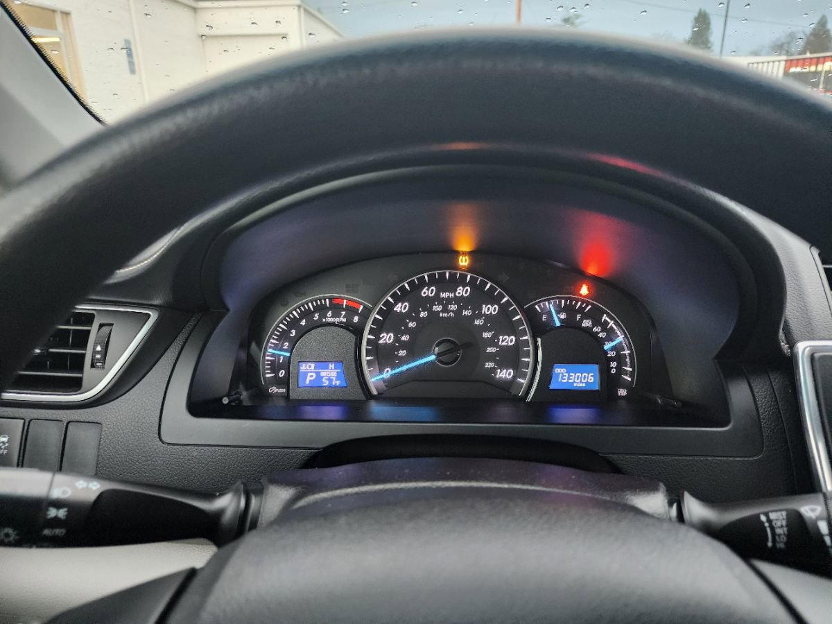 Used 2015 Toyota Camry LE image 13