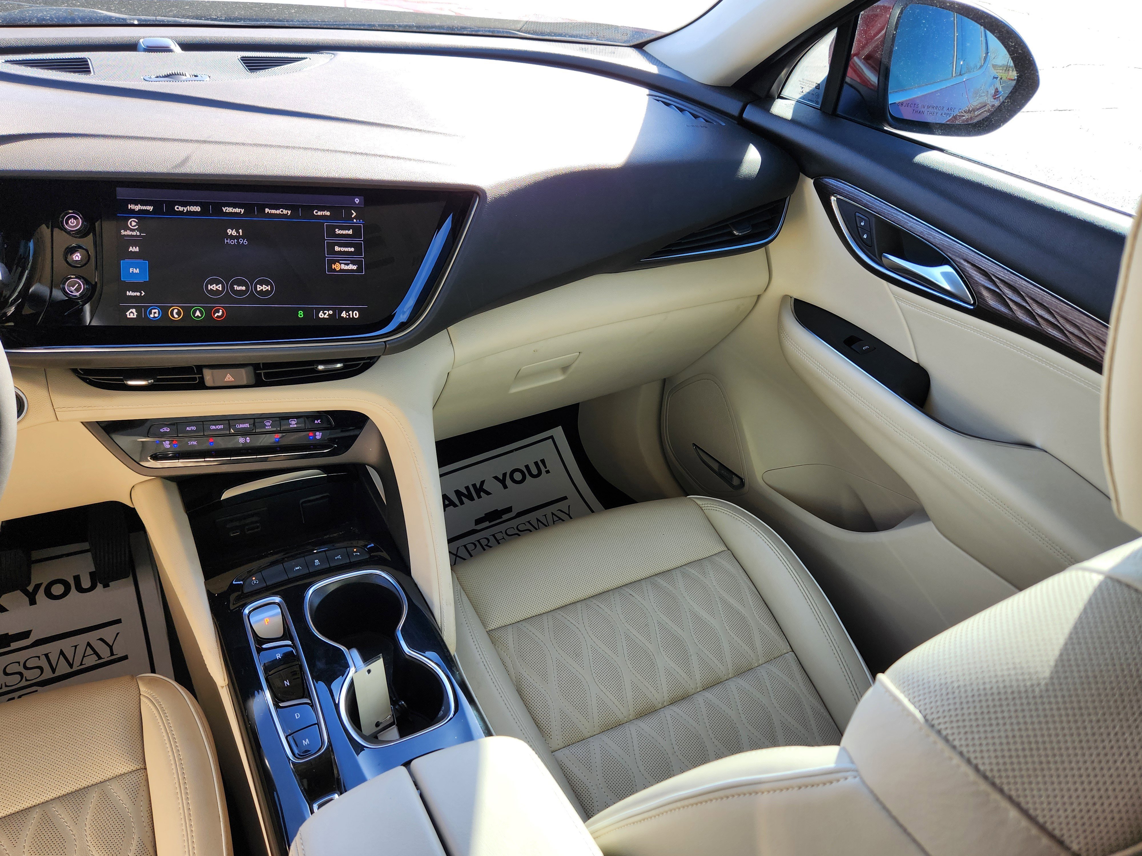 Used 2022 Buick Envision Avenir w/ Technology Package II image 16