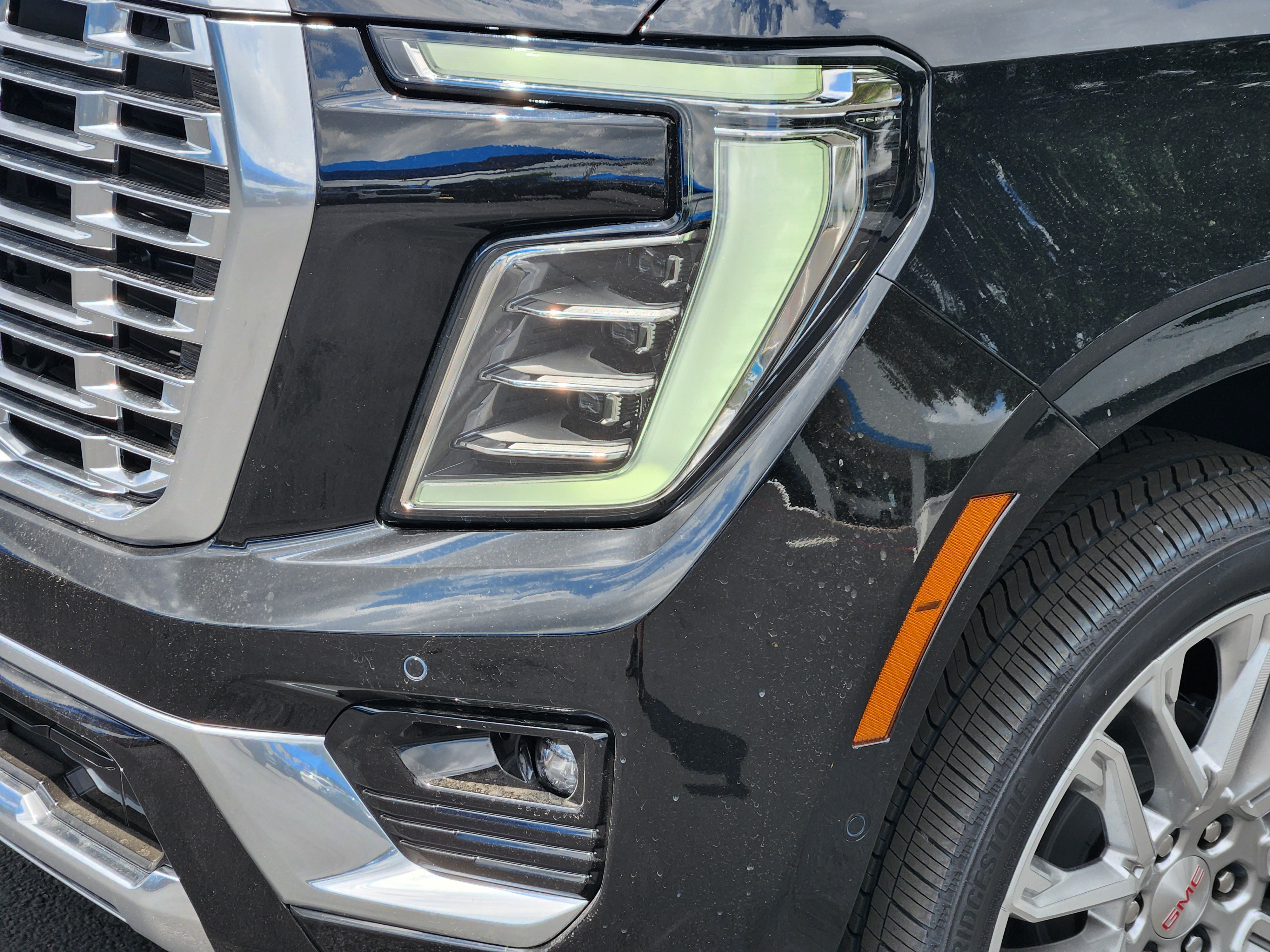 New 2026 GMC Yukon Denali w/ Denali Reserve Package AWD/4WD image 6