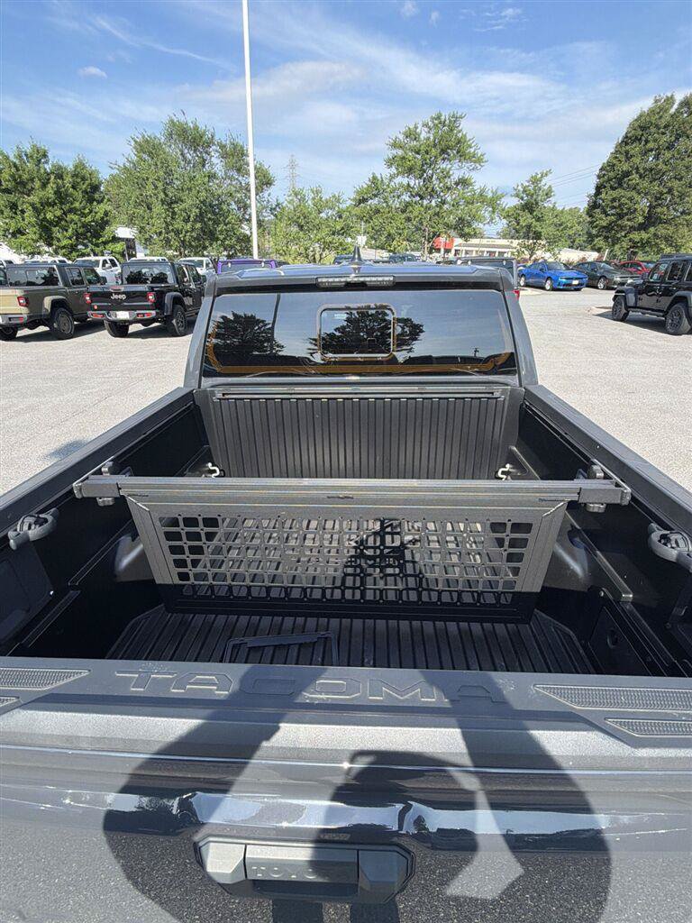 Used 2024 Toyota Tacoma TRD Off-Road w/ TRD Off Road Upgrade Package AWD/4WD image 9