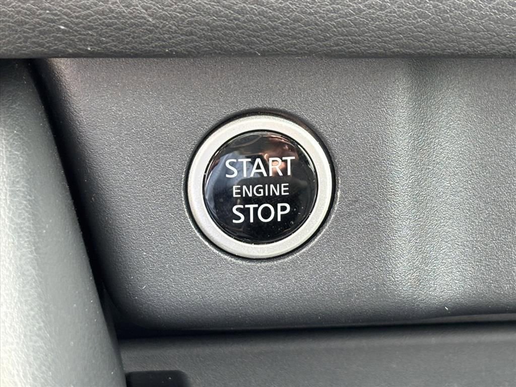 Used 2023 Nissan Rogue SL w/ SL Premium Package image 17
