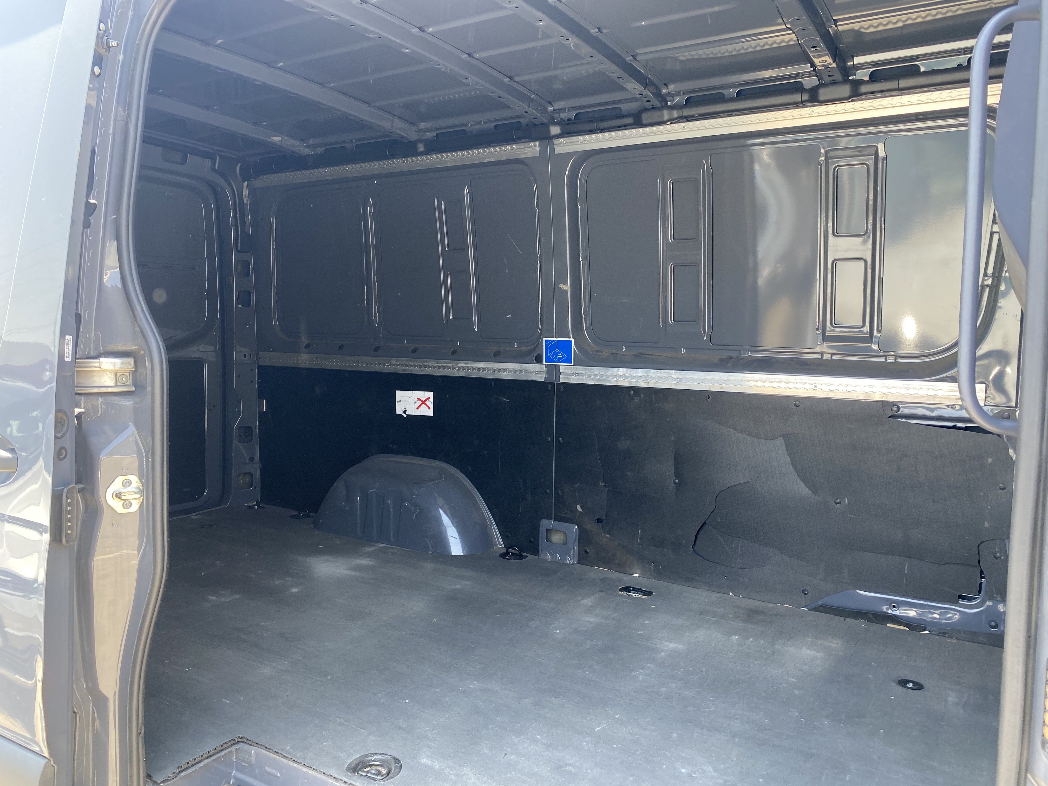 Used 2021 Mercedes-Benz Sprinter 2500 w/ Premium Package image 15