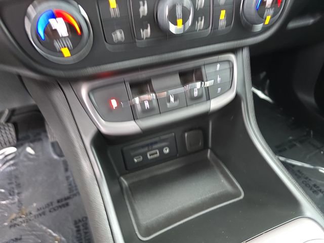 Used 2023 GMC Terrain AT4 image 16