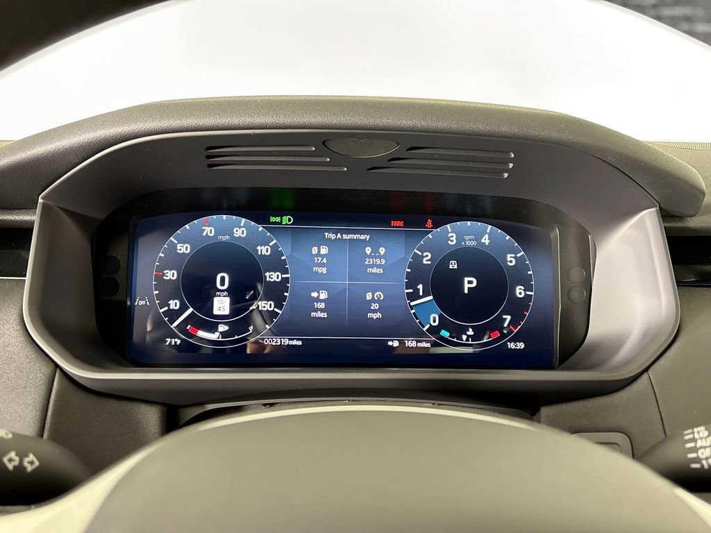 Used 2025 Land Rover Discovery S image 10