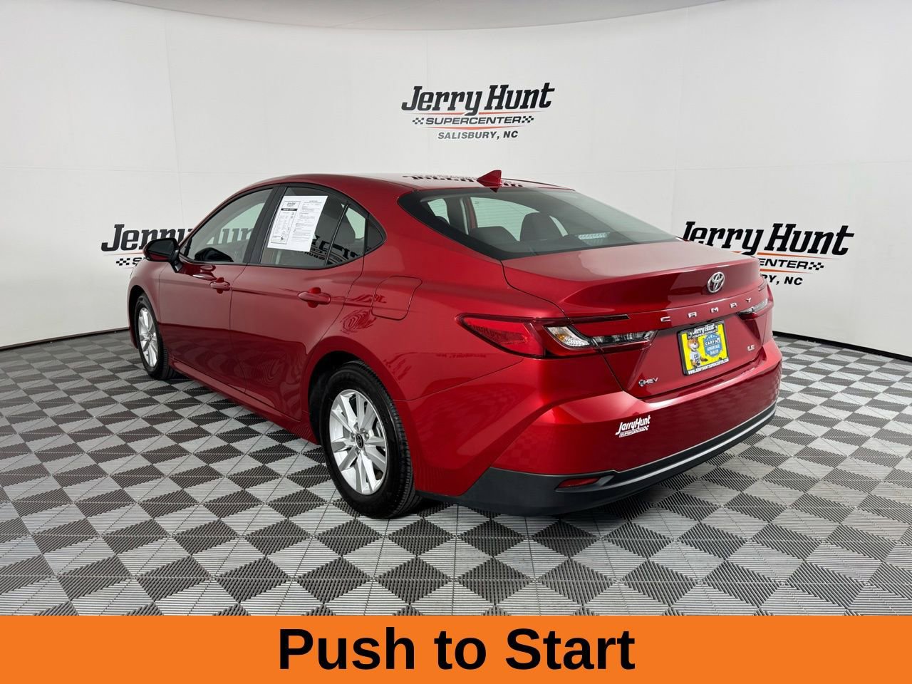 Used 2025 Toyota Camry LE image 9