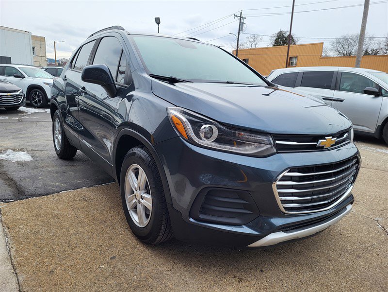 Used 2021 Chevrolet Trax LT w/ LT Convenience Package image 1