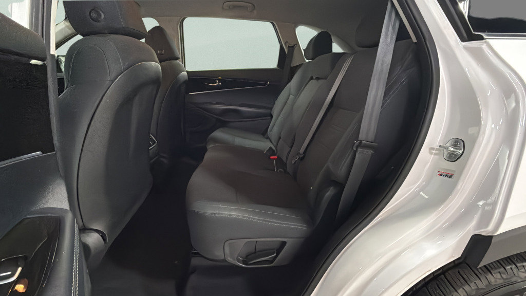 Used 2020 Kia Sorento L FWD image 33