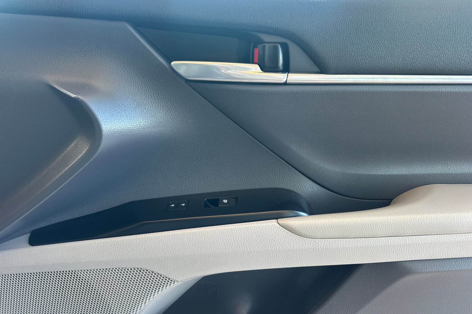 Certified 2020 Toyota Camry LE FWD image 19