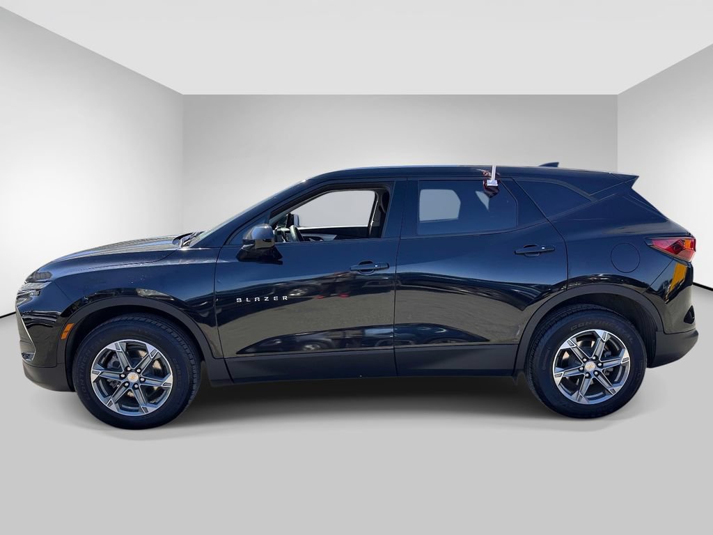 Certified 2023 Chevrolet Blazer LT w/ LPO, Cargo Package AWD/4WD image 2