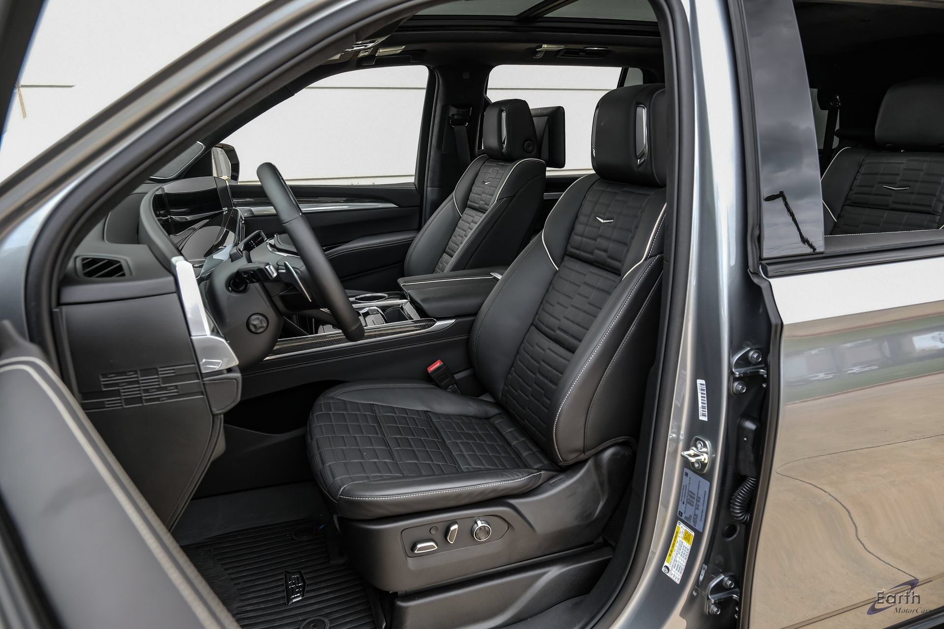 Used 2025 Cadillac Escalade V w/ LPO, Floor Liner Package AWD/4WD image 36
