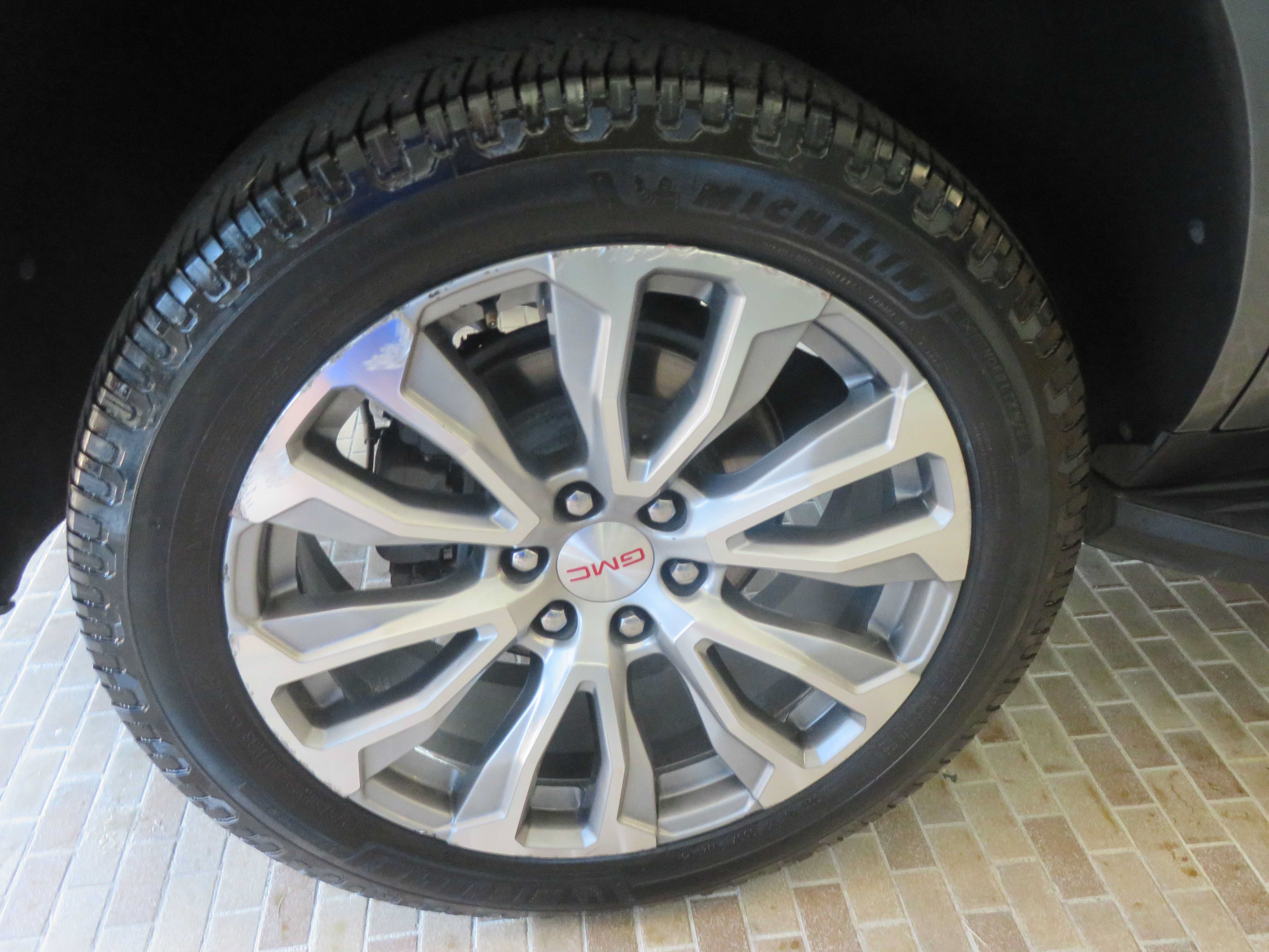 Used 2021 GMC Yukon Denali AWD/4WD image 9