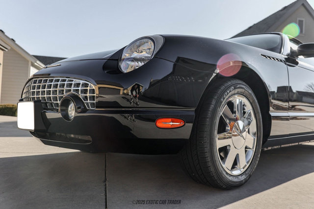 Used 2002 Ford Thunderbird Deluxe image 82