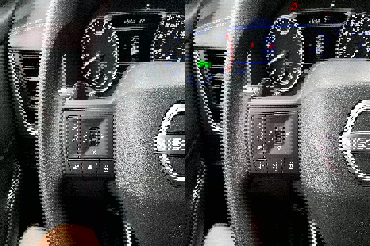 New 2025 Nissan Rogue S image 42