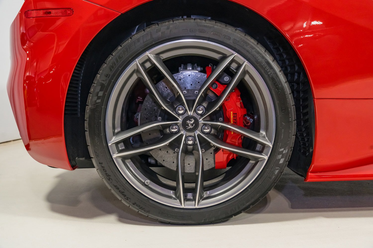 Used 2018 Ferrari 488 GTB RWD image 15
