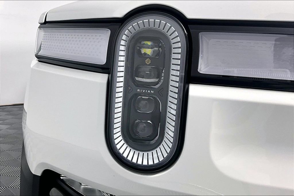 Used 2023 Rivian R1S Adventure AWD/4WD image 29