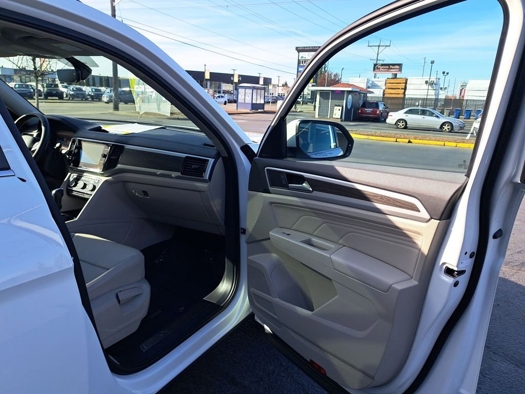 Used 2023 Volkswagen Atlas SE AWD/4WD image 17