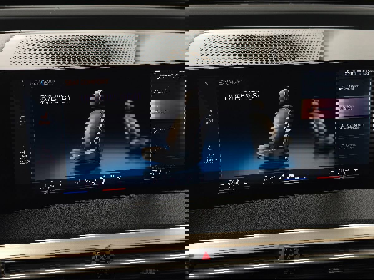 Used 2024 BMW iX xDrive50 w/ Premium Package image 40