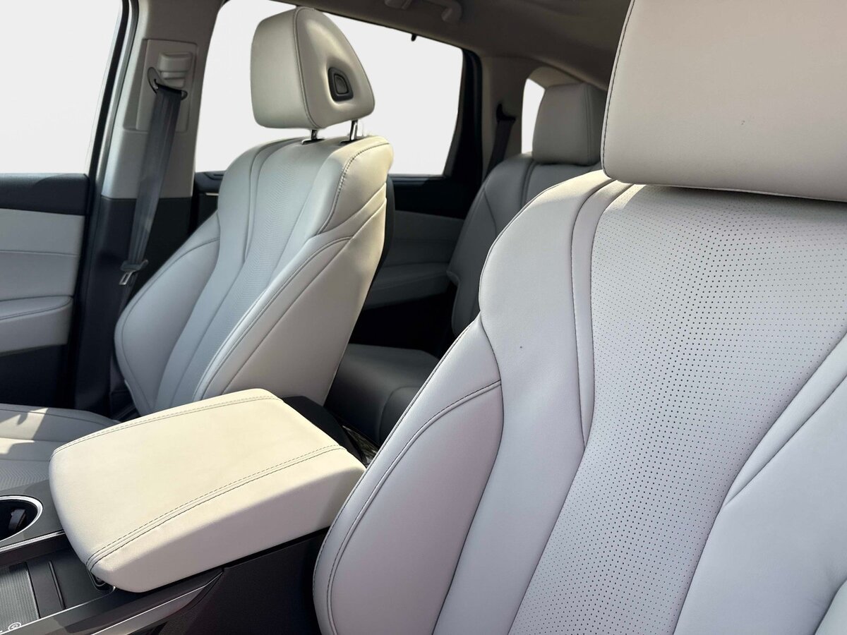 Certified 2026 Acura MDX w/ Technology Package FWD image 23
