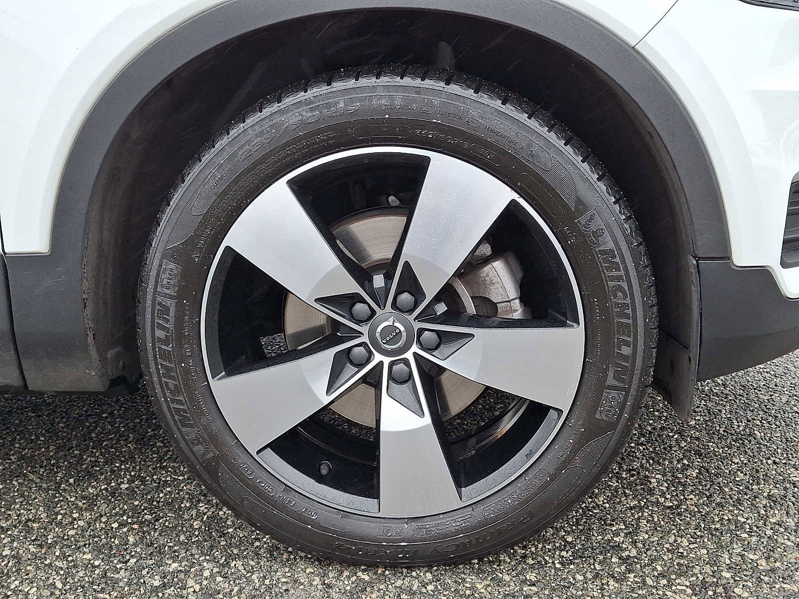 Used 2020 Volvo XC40 T5 Momentum image 8