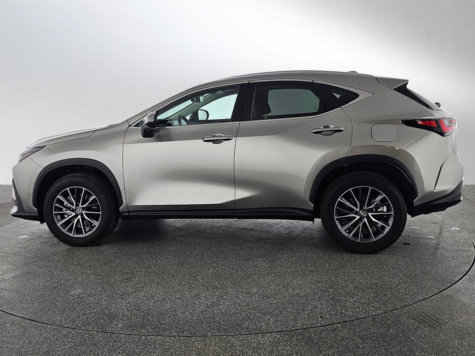 Used 2023 Lexus NX 350 AWD image 6