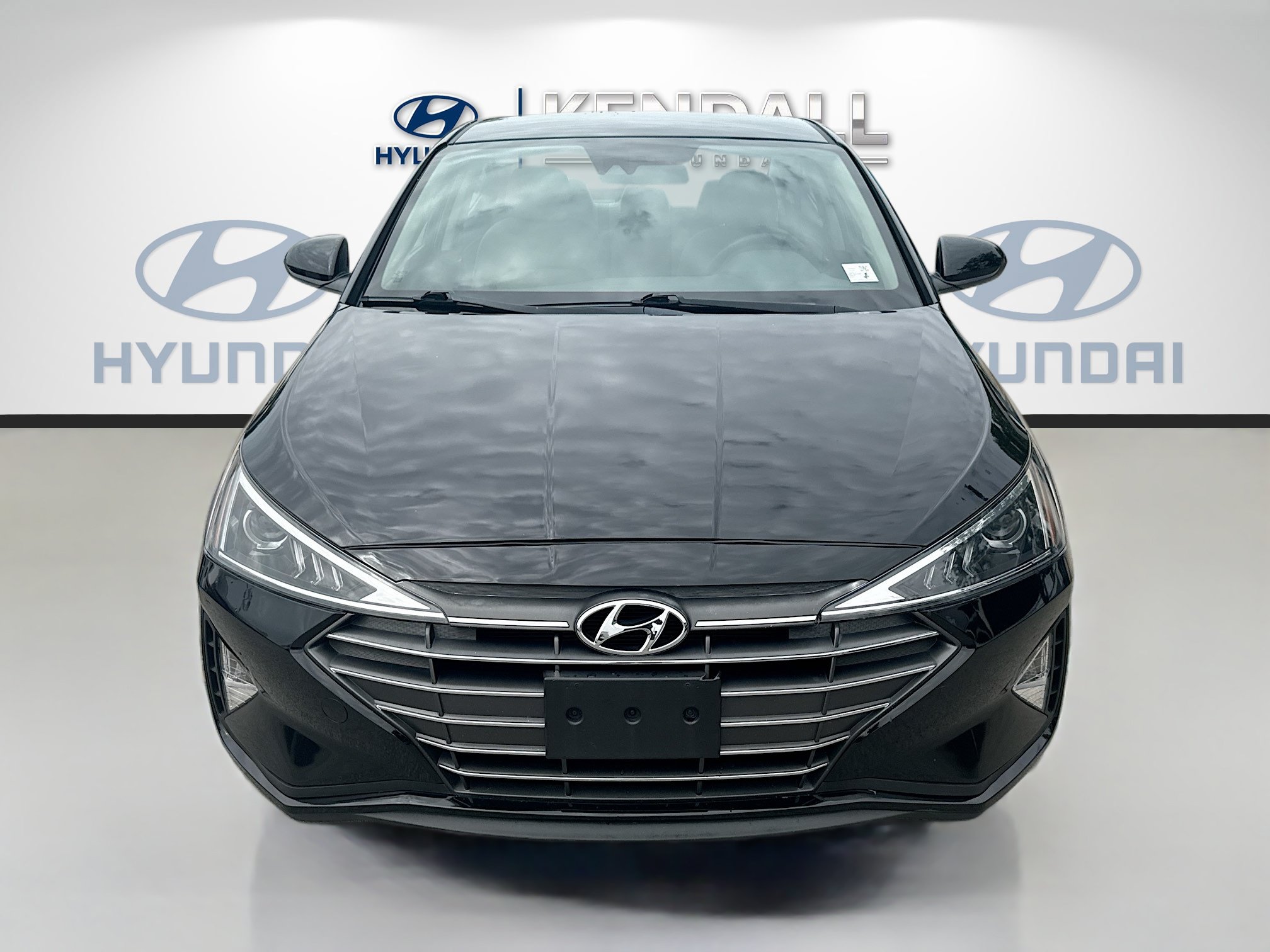 Used 2020 Hyundai Elantra SE FWD image 2