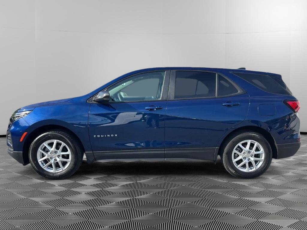 Used 2023 Chevrolet Equinox LS w/ LS Convenience Package FWD image 5