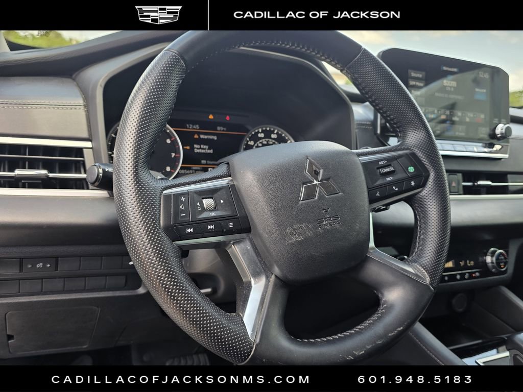 Used 2023 Mitsubishi Outlander SE image 10