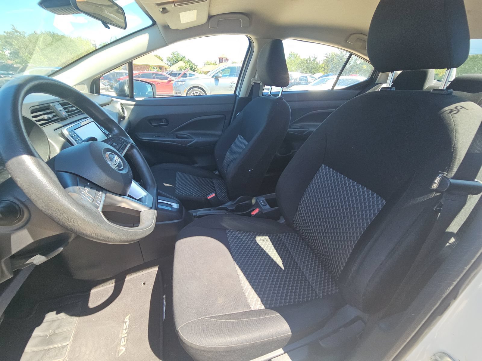 Used 2022 Nissan Versa S FWD image 7