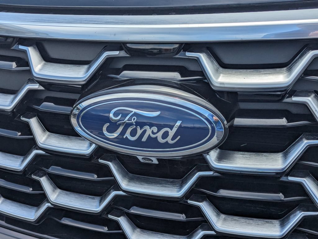 Used 2026 Ford Explorer Platinum w/ LUX Leather Package AWD/4WD image 11