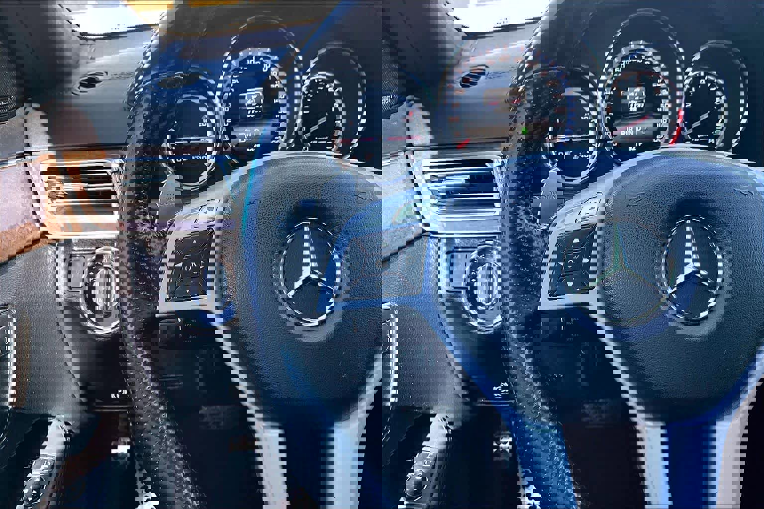 Used 2014 Mercedes-Benz E 63 AMG 4MATIC Sedan image 24