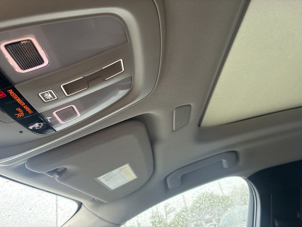 Certified 2025 Volvo XC60 B5 Plus AWD/4WD image 12