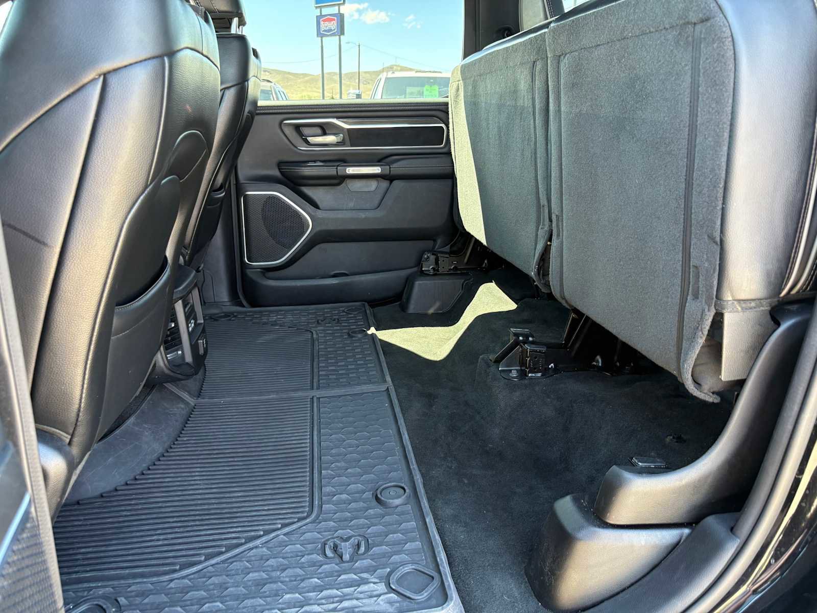 Used 2023 RAM 1500 Laramie AWD/4WD image 33