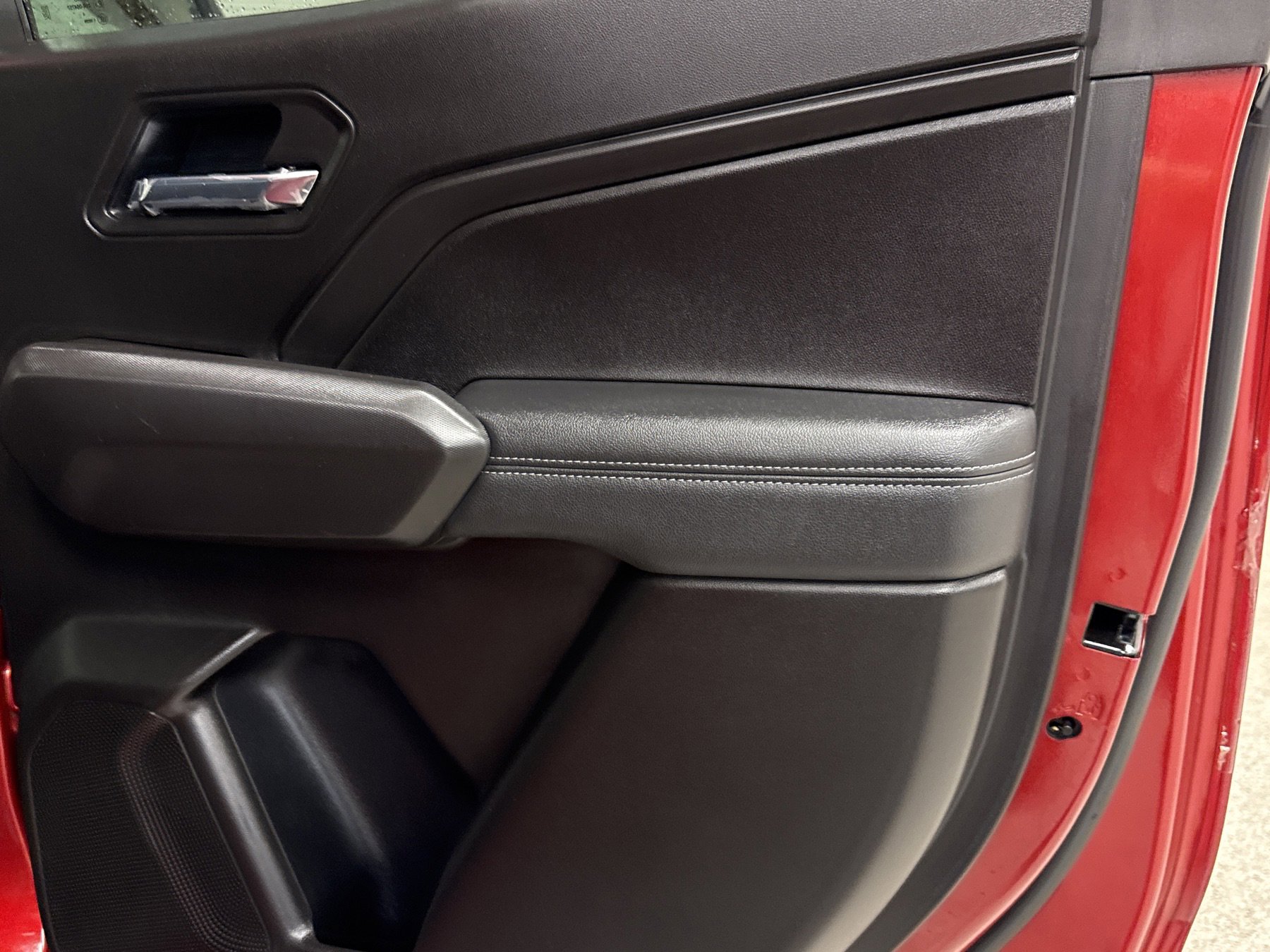 Used 2025 Chevrolet Colorado LT w/ LT Convenience Package image 16