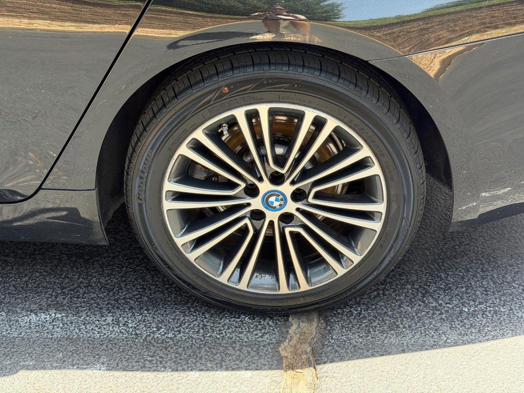 Used 2018 BMW 530e xDrive AWD/4WD image 7