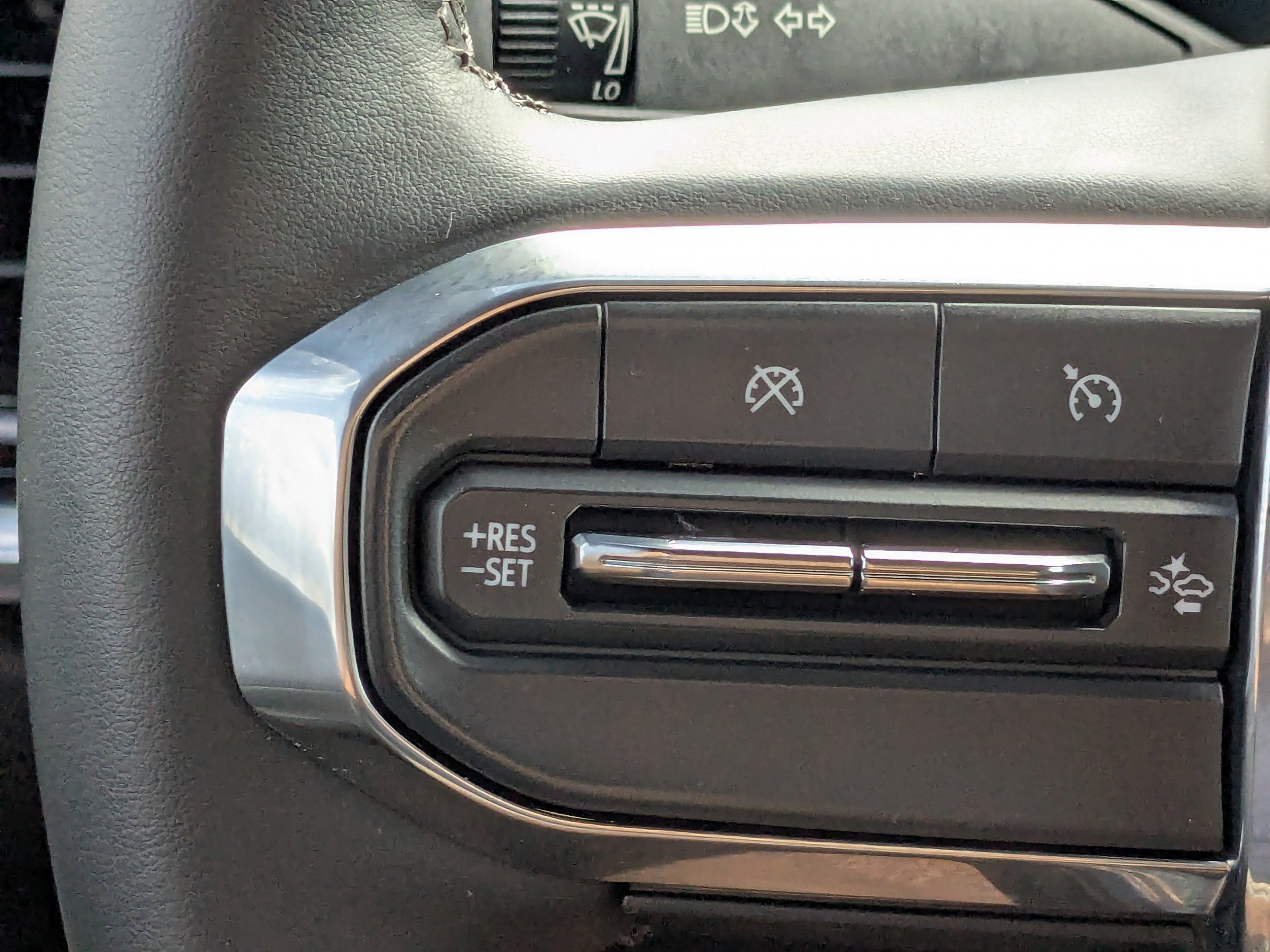 Used 2024 GMC Canyon Elevation w/ Elevation Premium Package image 31