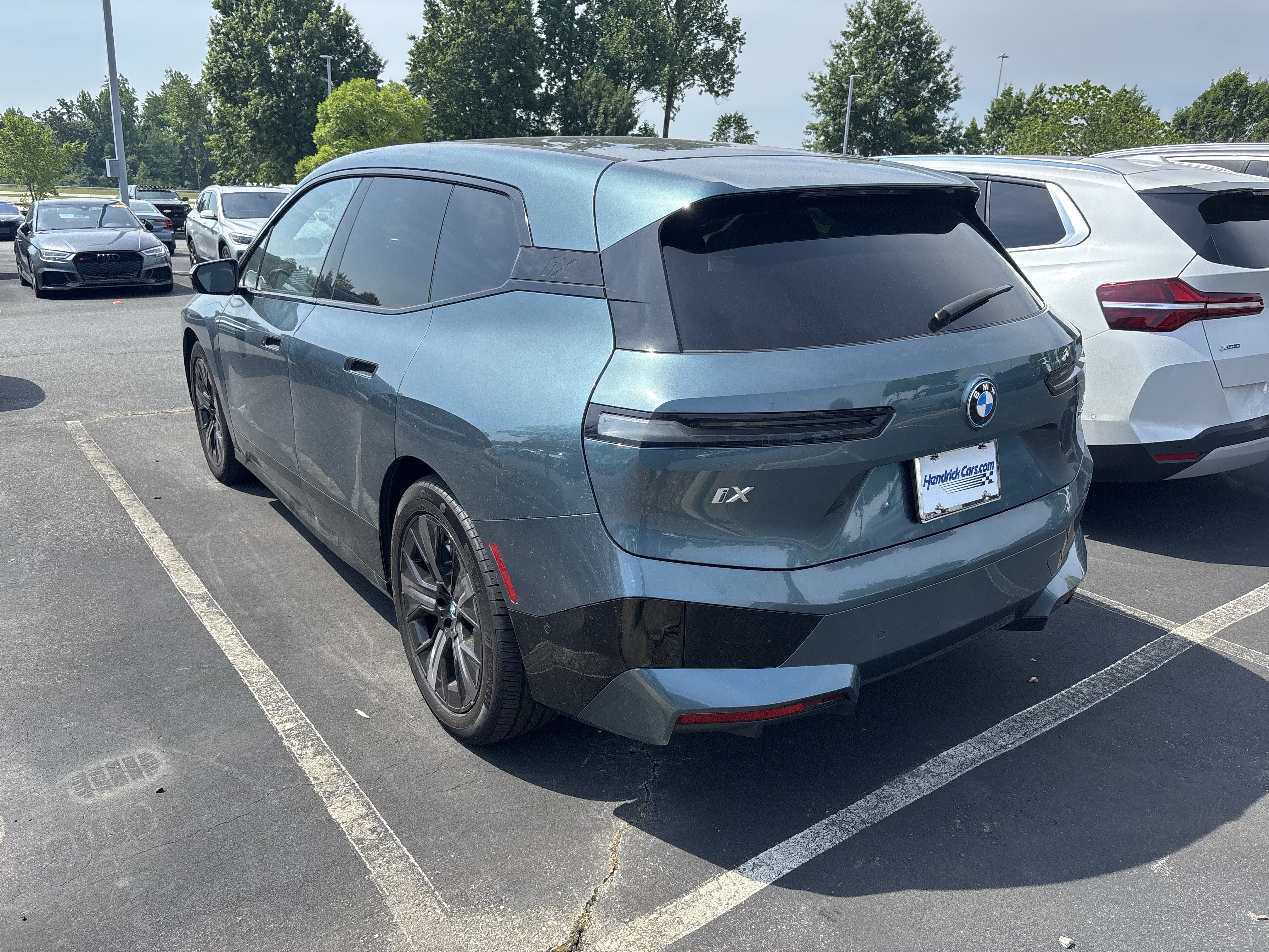 Certified 2023 BMW iX xDrive50 w/ Premium Package AWD/4WD image 17