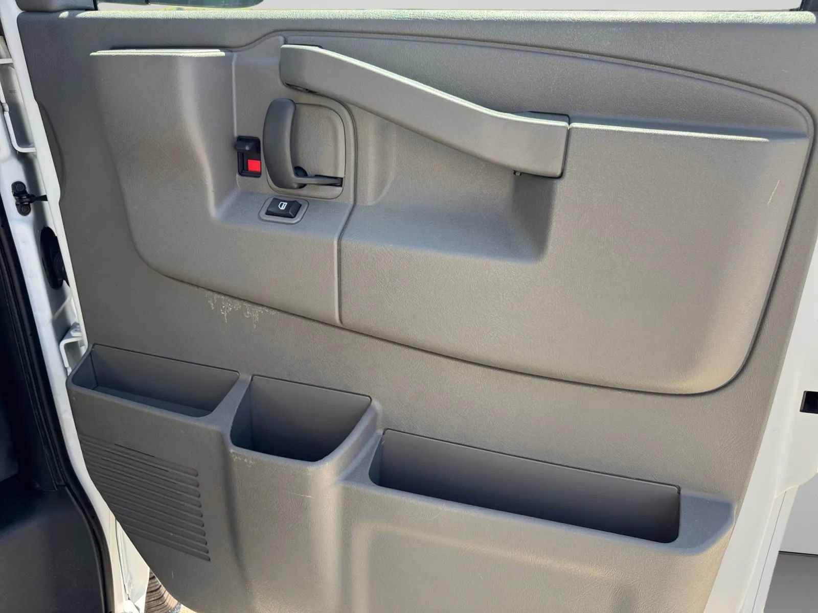 Used 2020 Chevrolet Express 2500 w/ Driver Convenience Package image 30