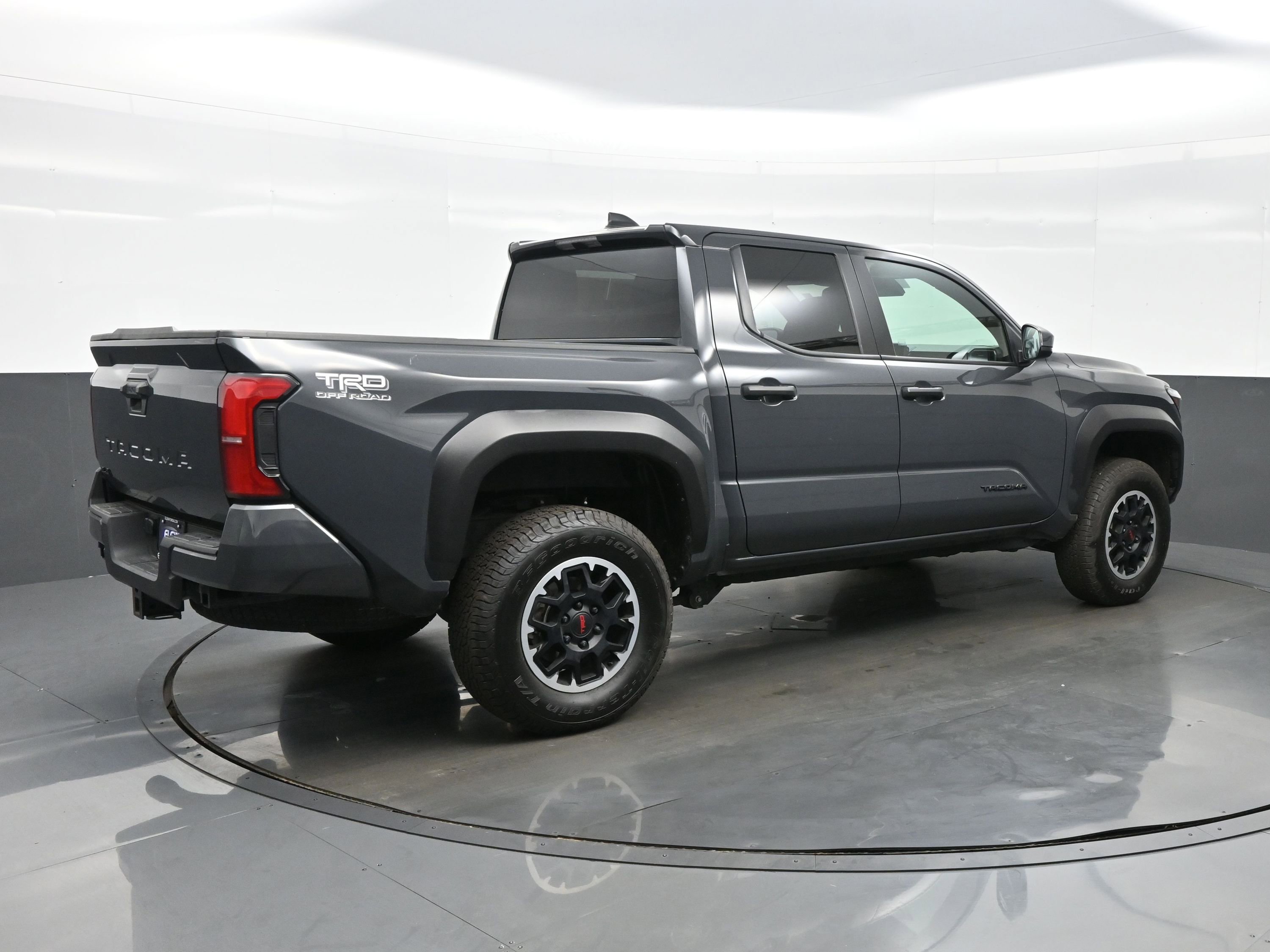Used 2024 Toyota Tacoma TRD Off-Road image 6
