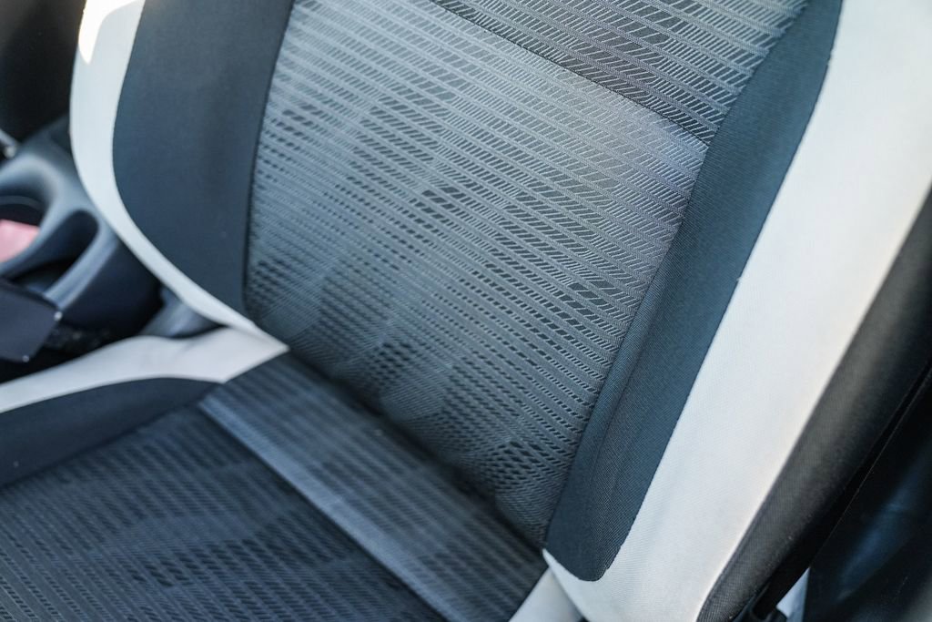 Used 2022 Nissan Versa SV image 28