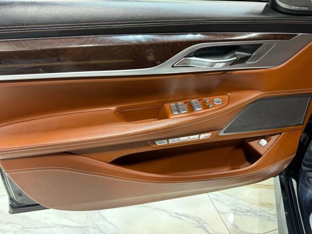 Used 2018 BMW 750i xDrive image 12