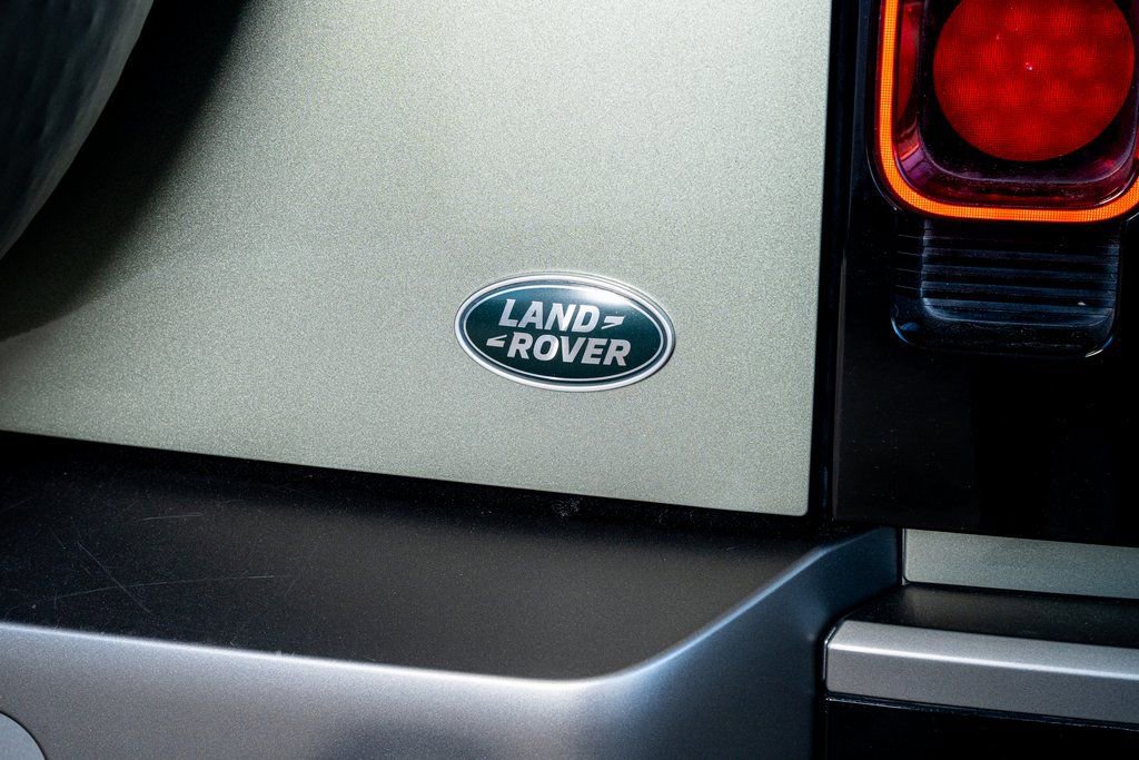 Used 2021 Land Rover Defender 110 X-Dynamic HSE image 30