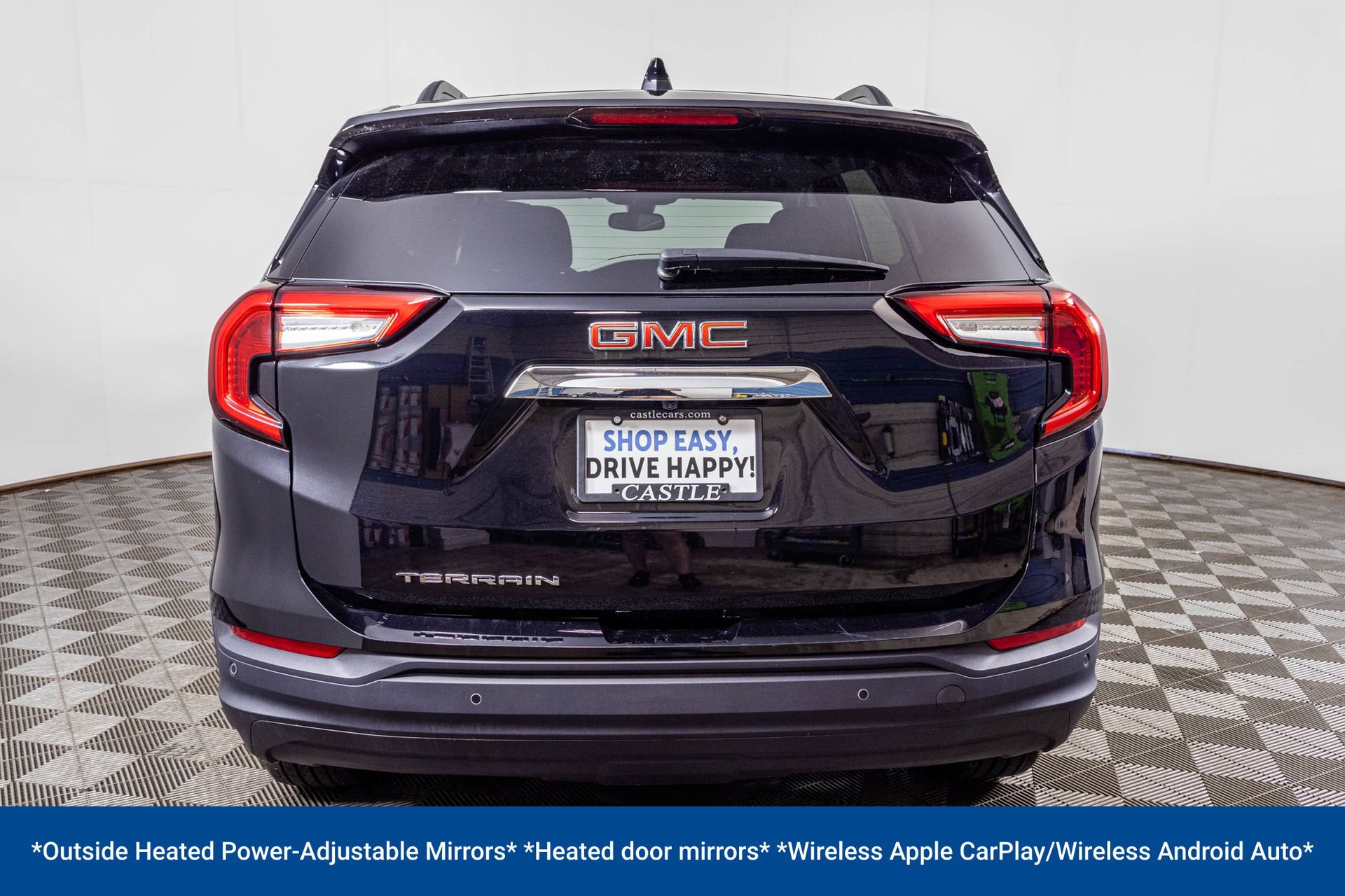 Used 2023 GMC Terrain SLE w/ Driver Convenience Package FWD image 19