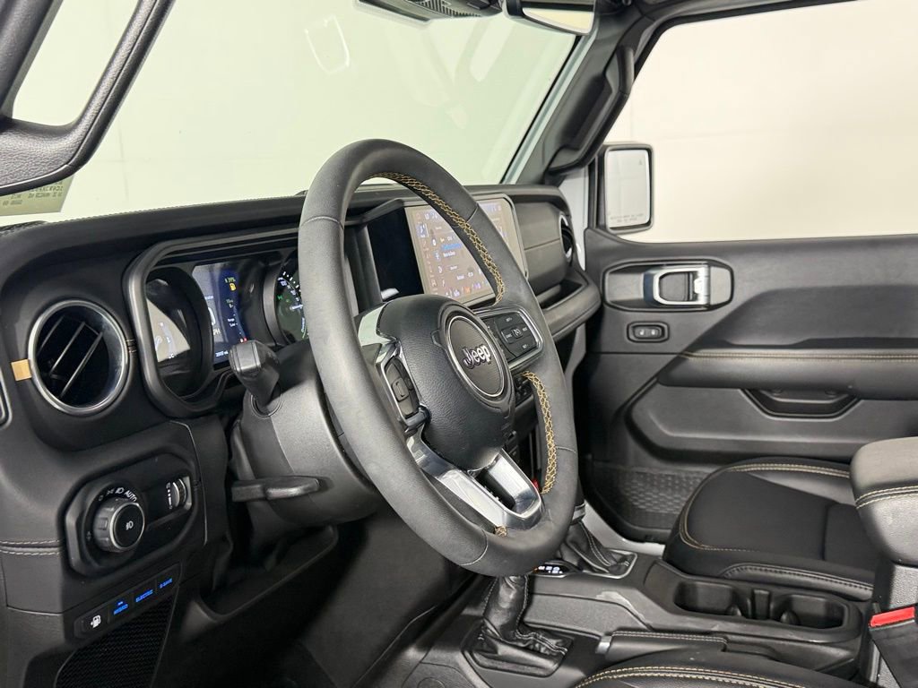 Used 2024 Jeep Wrangler Unlimited Sahara w/ Technology Group AWD/4WD image 25