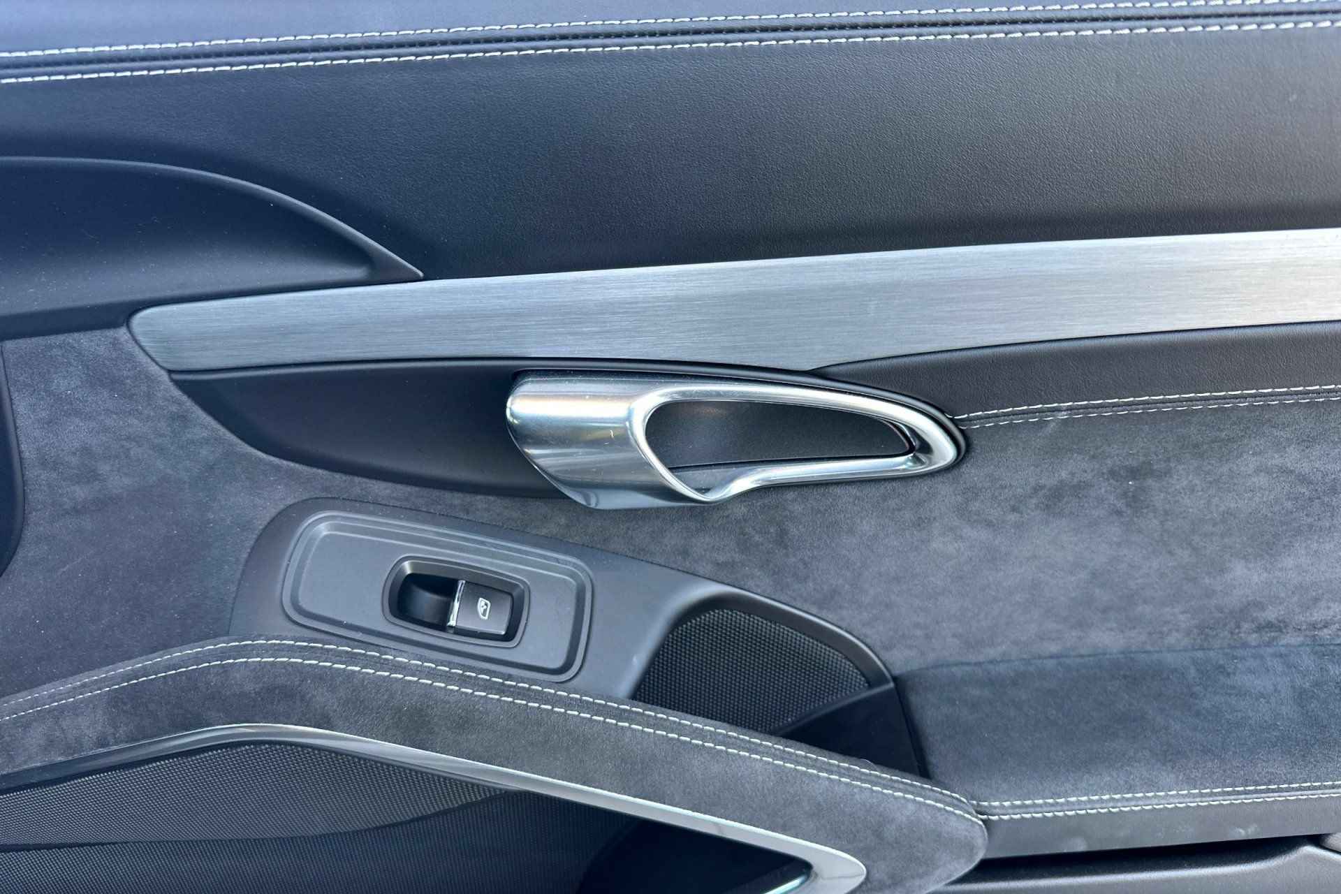 Used 2018 Porsche 911 GT3 RWD image 18