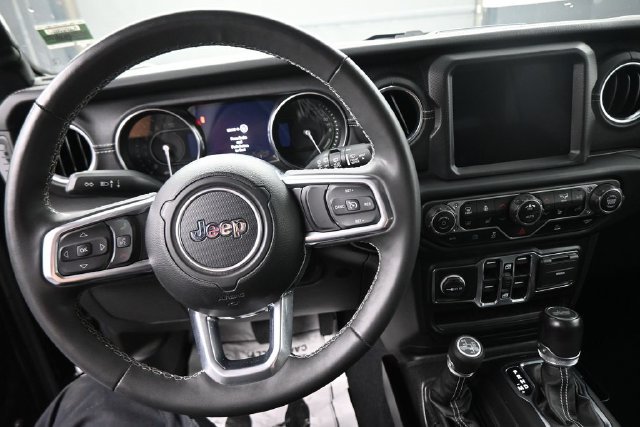 Used 2023 Jeep Wrangler Unlimited Sahara w/ Cold Weather Group AWD/4WD image 30