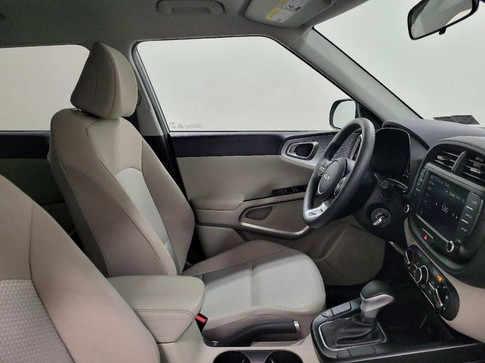 Used 2025 Kia Soul S image 21